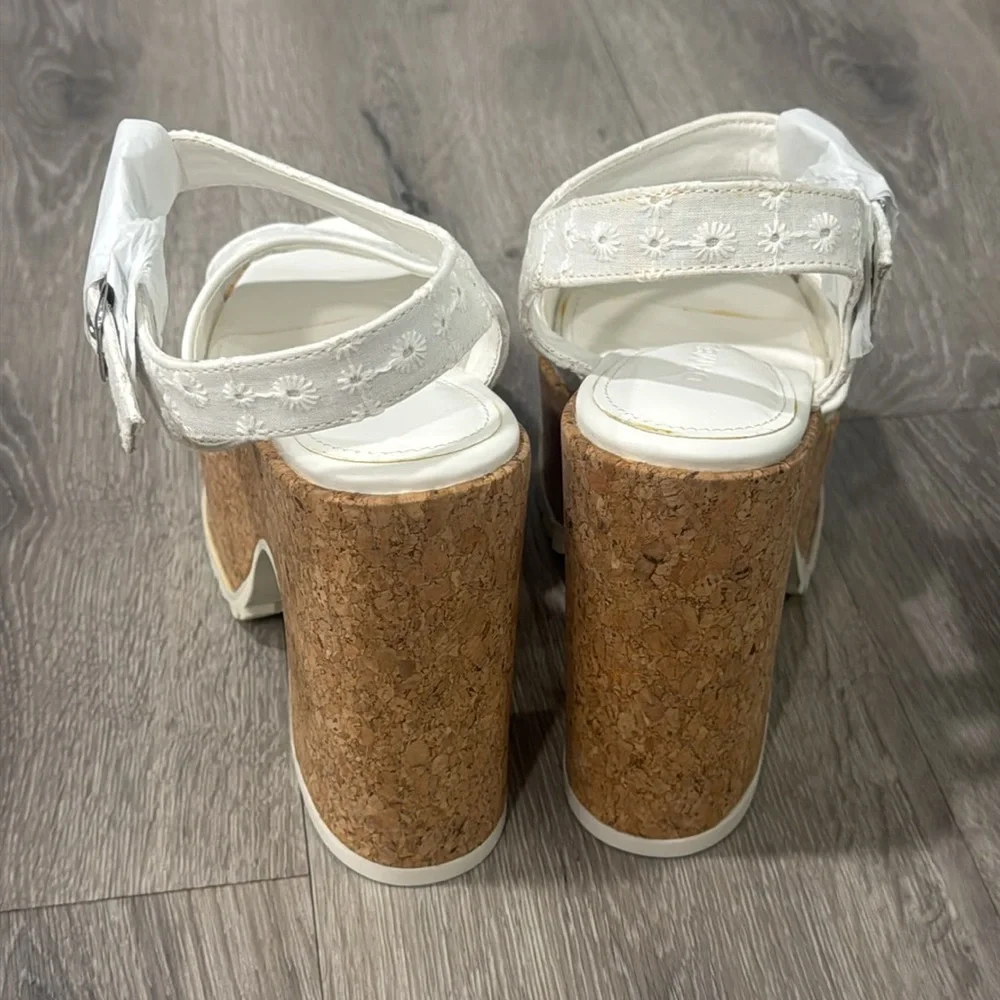 Lulus amelio footwear